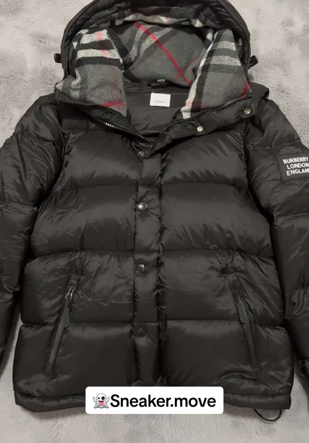 BURBERRY PUFFER JACKET‼️😍 Snap: Sneaker.move #burberry #burberrypuffer #pufferjacket #winterjacket #fyp #fürdich #voorjou #fyppage #pourtoii #belgium #nederland #deutschland #french #antwerpen #falljacket #bestpuffers 