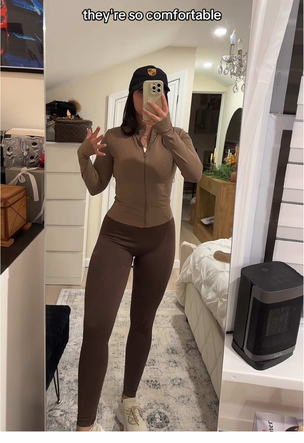 Craziest black friday deal!! #blackfridaydeals #tiktokshopblackfriday #gymootd #gymoutfit #gymoutfitideas #bbljacket #zipup #fitnessclothes 