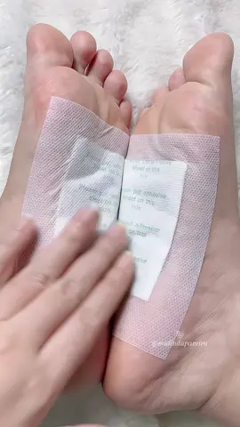 Kaki Pegel seharian emang enaknya pake koyo satu ini 🥹🫶🏻 #kinoki #kinokidetox #kinokidetoxfootpads 