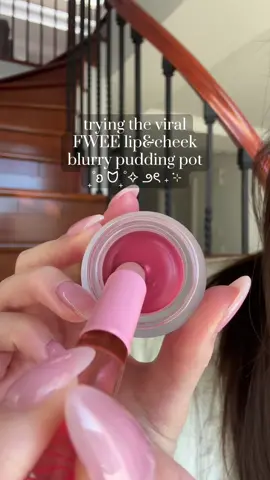 finally got my hands on the @fwee pudding pot🥰 using shade baby💕 10/10!!! #fwee #fweepuddingpot #blusher #lippie #lipandcheek #kbeauty #koreanmakeup #oliveyoung @fwee official 