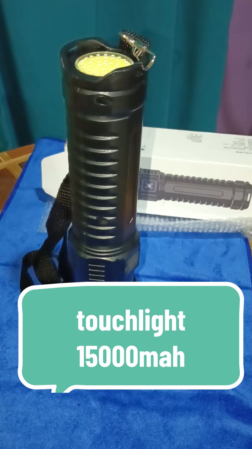 touchlight 15000mah..harga rm60 sahaja..quality setanding dengan yg berharga ratus2..terang sangat2 #touchlight #lampusuluh  #hightpowertouchlight  #lamputerang #lampuviral #lampumurah 