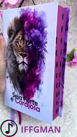 Dê uma olhada em Bíblia Sagrada Feminina Leão Seja Forte e Corajosa LETRAS MÉDIAS Com Harpa e Índice Palavras de Jesus em Vermelho por R$46,90. Compre na Shopee agora! https://s.shopee.com.br/3AqGZe7nDn?share_channel_code=1 #JESUS#bibliasagrada