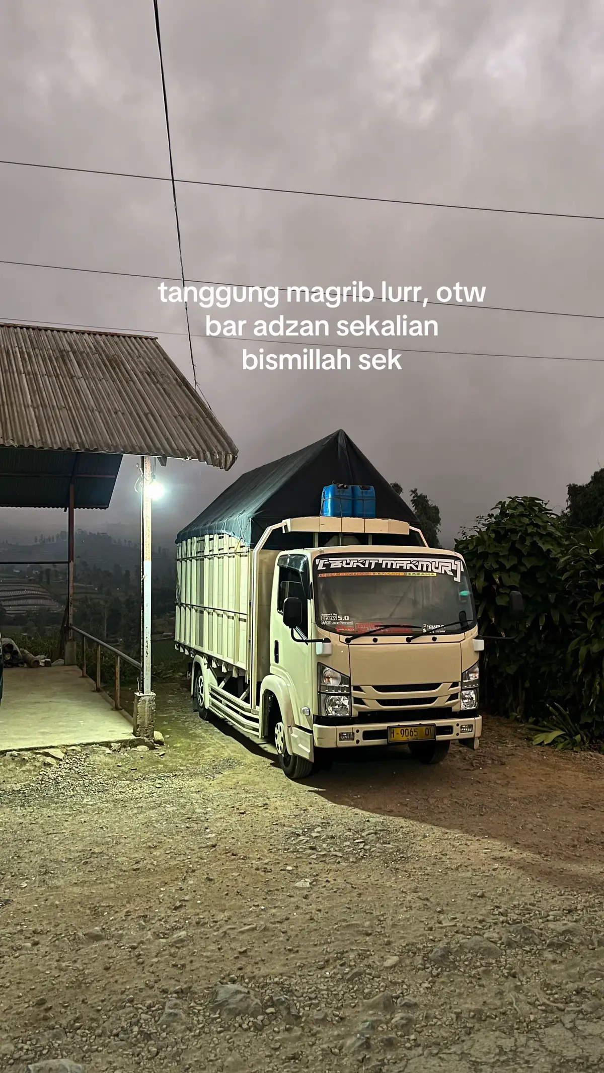 #masukberanda #fyptiktok #tiktokpelitfyp #fyp #drivermudapunyacerita #truckmaniaindonesia #gigamaniaindonesia #fyourpage #storytruck #isuzugiga #sopirtruck #romansasopirtruck #fyppppppppppppppppppppppp #isuzuelf #euro4 #drivermuda #euro4diesel 