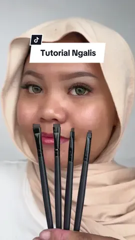 Brush set 4pcs untuk bikin eyebrow dan eyeliner, checkout  sekaranggg #MAANGE #MAANGEtools #MAANGEbeauty #racuntiktok #beautytools #viral #racunintiktok #makeup #pilihbrushpilihMAANGE #maangemakeupbrush #brush #maangebrush #maangemakeupbrushset #MAANGEbrushset #MAANGEsetbrush 