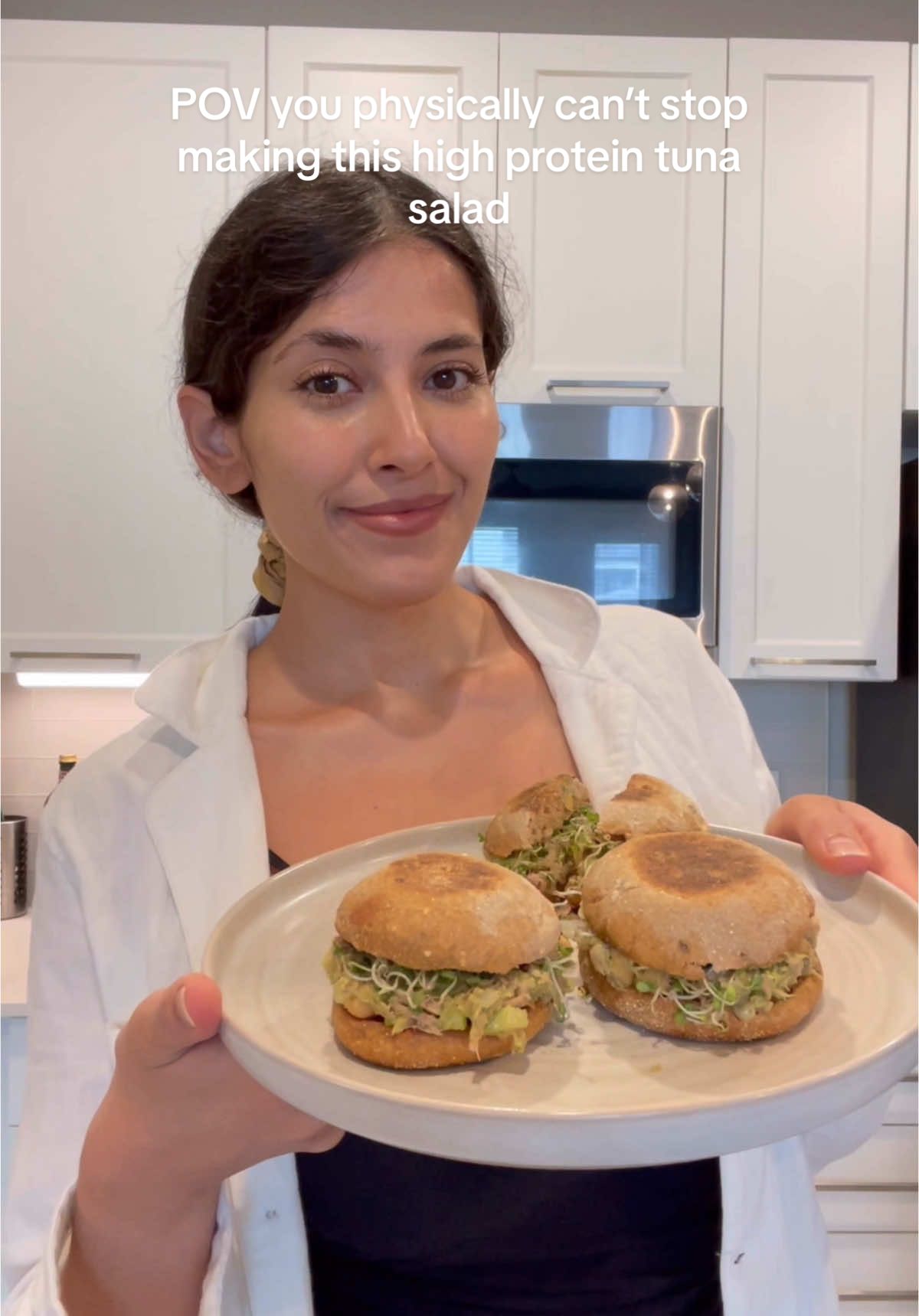 High-protein Tuna and Chickpea Salad 😍 perfect on lettuce or toasted bread and ready in minutes for a satisfying meal! 🫶🏼  #highprotein #highproteinmeals #tunasandwich #tunasalad #chickpeas #chickpeasalad #EasyRecipes #healthyrecipes #easyhealthyrecipes #proteinpacked #proteinmeals 