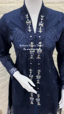 Bismillahirrahmanirrahim READYSTOCK !!! New Arrivals — Kebaya Haura model Kartini Material Tille tidak gliter, furing hyget (kaos).  Bagian depan  ziper busui friendly, dan leher kerah V.  Warna : Burgundy | Iceblue | Rosegold | Navy | Mocca | Mauve Detail size : Size M | L | XL | XXL Lingkar Dada 100 | 104 | 106 | 120 cm Panjang lengan 57 | 57 | 57 | 57 cm Panjang Baju 93 cm Noted : Tidak bisa customize size atau apapun . Karena barang sudah READYSTOCK . Mohon sebelum order perhatikan detail size & lainnya . Membeli = Membaca deskripsi