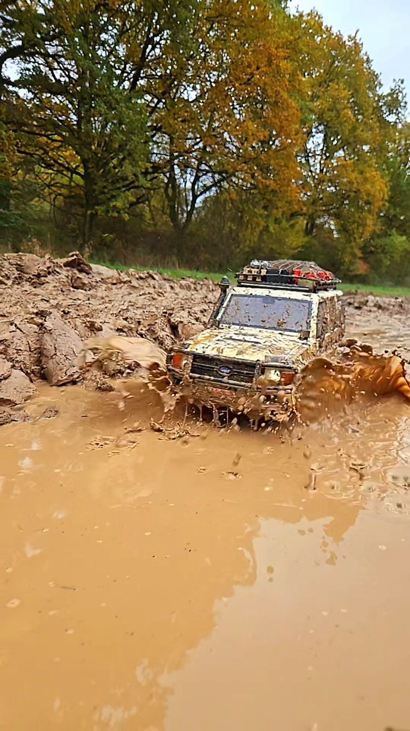 offroading #toyota #4x4 #offroad #fmelectrics #rcaktioncarsjs 