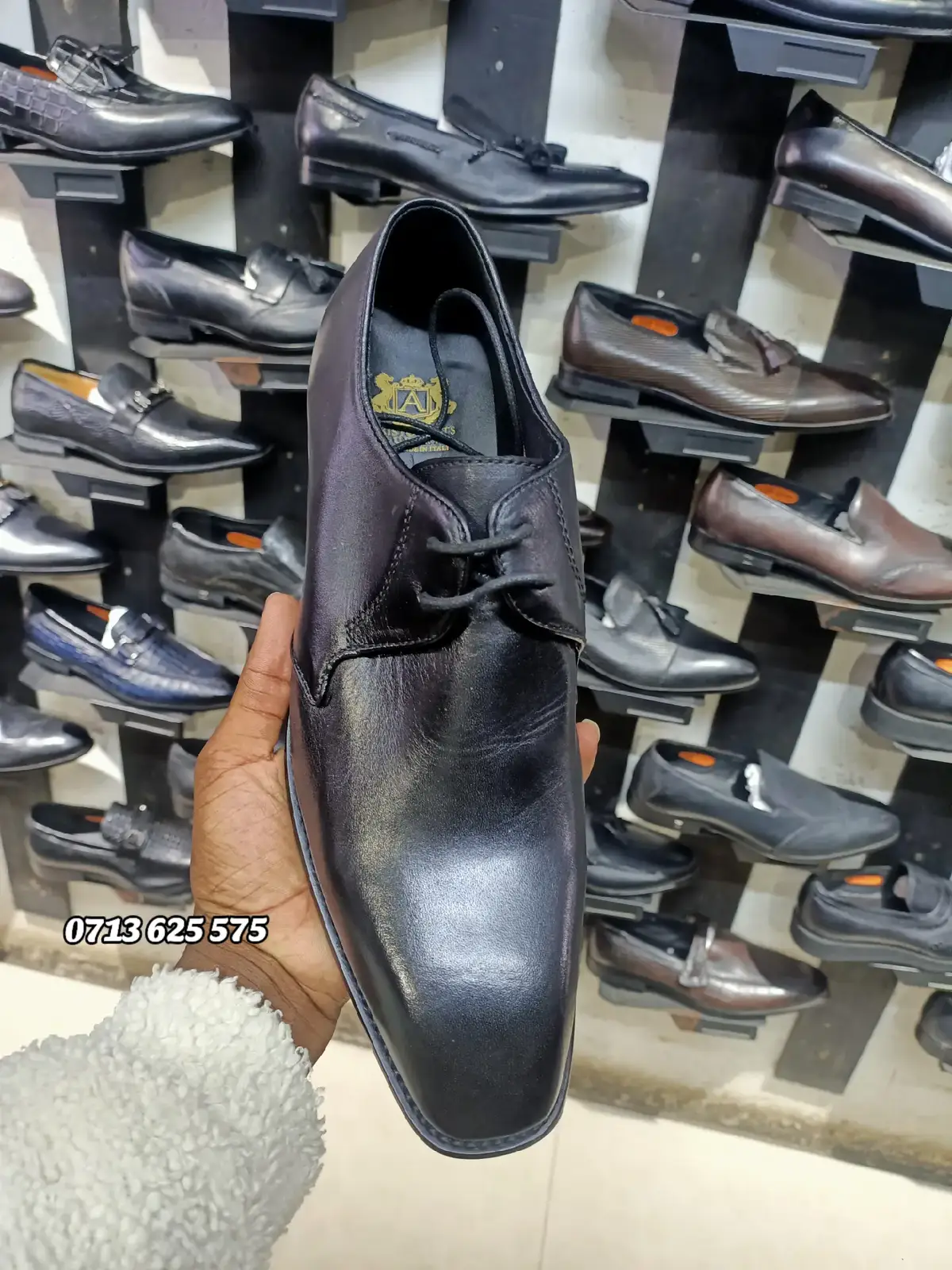 Pure leather officials sizes (39-45) Kamukunji business centre - Nairobi . 📞orders +254713625575 📦DELIVERY DONE COUNTRYWIDE . #pluggedbygoddy #kickversecollections  #fyp #shoes #shoeschallenge  #nairobitiktokers #kenyantiktok #kenyansinqatar🇶🇦🇶🇦🇰🇪🇰🇪  #versace #fy #followers➕ #follow #Nairobi #kenya #shoestyle #sneakerschallenge 