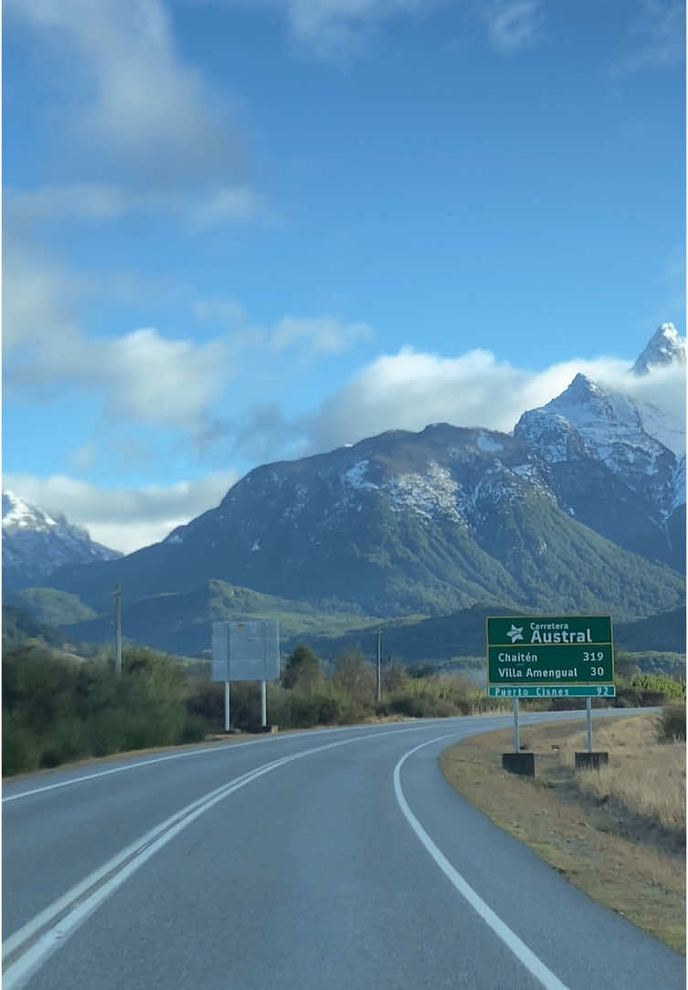 📍Carretera Austral - Patagonia chile  #patagoniachile #montañas  #montañasnevadas #carreteraaustral #patagoniachilena #viajeros #viajerosporelmundo🌎 #viajerossurdechile #viajerosporlapatagonia  #chileturismo #lugaresbonitosdechile #lugaresqueenamoran #desdubriendochile# #chile360 #surdechile #postalesdechile #carreteraschile #naturalezachilena #chileestuyo #chile #chilegram #patagonia #carretera_austral  #carretera #carreteraschile