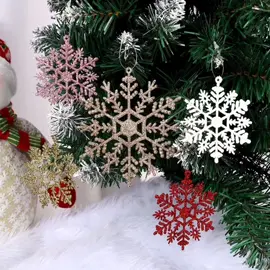 Christmas snowflakes ❄️ decor na abot kaya😍 #christmassnowflakes  #hinditinipidsaglitters  #snowflakes  #glittersnowflakes  #christmas  #christmasdecoration  #christmasdecorating  #christmasdecoratingideas  #affordable  #mustbuy  #quality  #whatyouseeiswhatyouget  #trendingvideo  #viralvideo  #foryoupage #fyp 