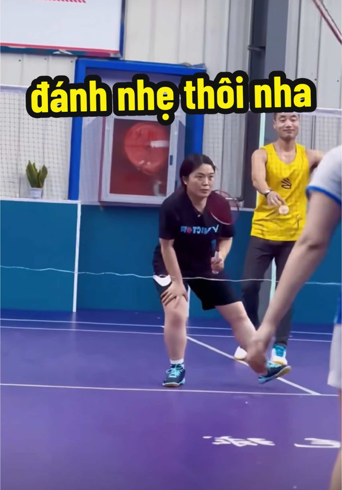 nhẹ nhàng 1 chút thôi nha #caulong #caulongthegioi #hungmecau #cầulông #yeucaulong #badminton #badmintonplayer #badmintonlovers #badmintontiktok #Fitness #thethaomoingay #xuhuong #fyp #viral 