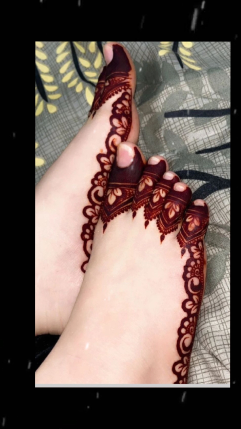 #arabicmehndi #simplemehndi #aestheticmehndi #footmehndi #mehndidesignforfeet #viralmehndi #foryou 