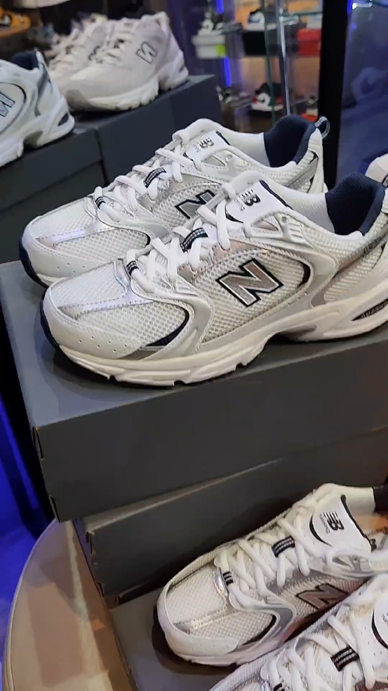 🌈 New Balance MR530SG สินค้ามือ1พร้อมส่ง ของแท้100% สนใจสอบถามได้ค่ะ #รองเท้าฮิตตามกระแส #sandeextheair #nb530sg #mr530sg #newbalance530sg #เทรนด์วันนี้ 