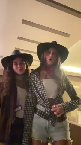 late halloween🤠👯‍♀️