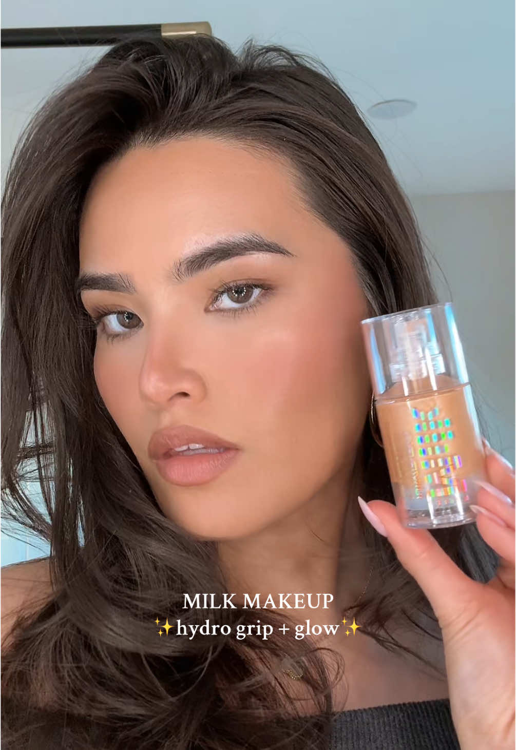 @milkmakeup ✨HYDRO GRIP + GLOW PRIMER✨ #makeup #makeuphacks #MakeupRoutine #makeuptransformation #makeuptips #primer #glowy #skincare #milkmakeup #grwm #getreadywithme #fyp #foryoupage 