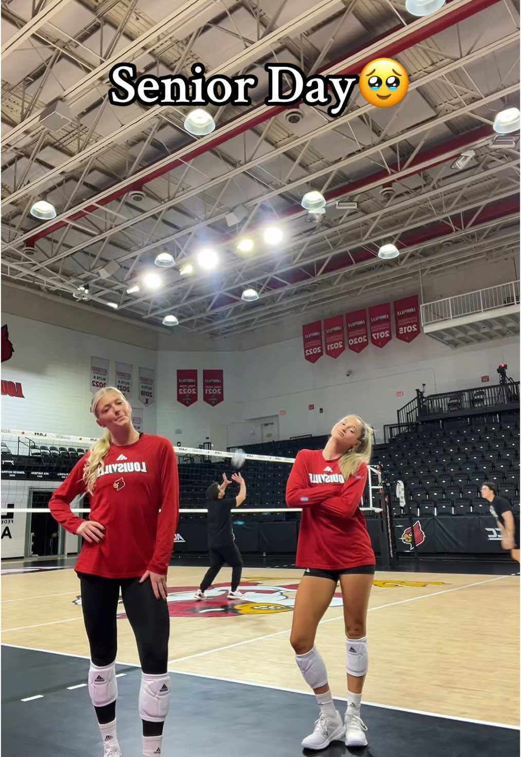 Five more minutes pleaseee 😓 ❤️#seniorday @anna.debeer @Louisville Volleyball 