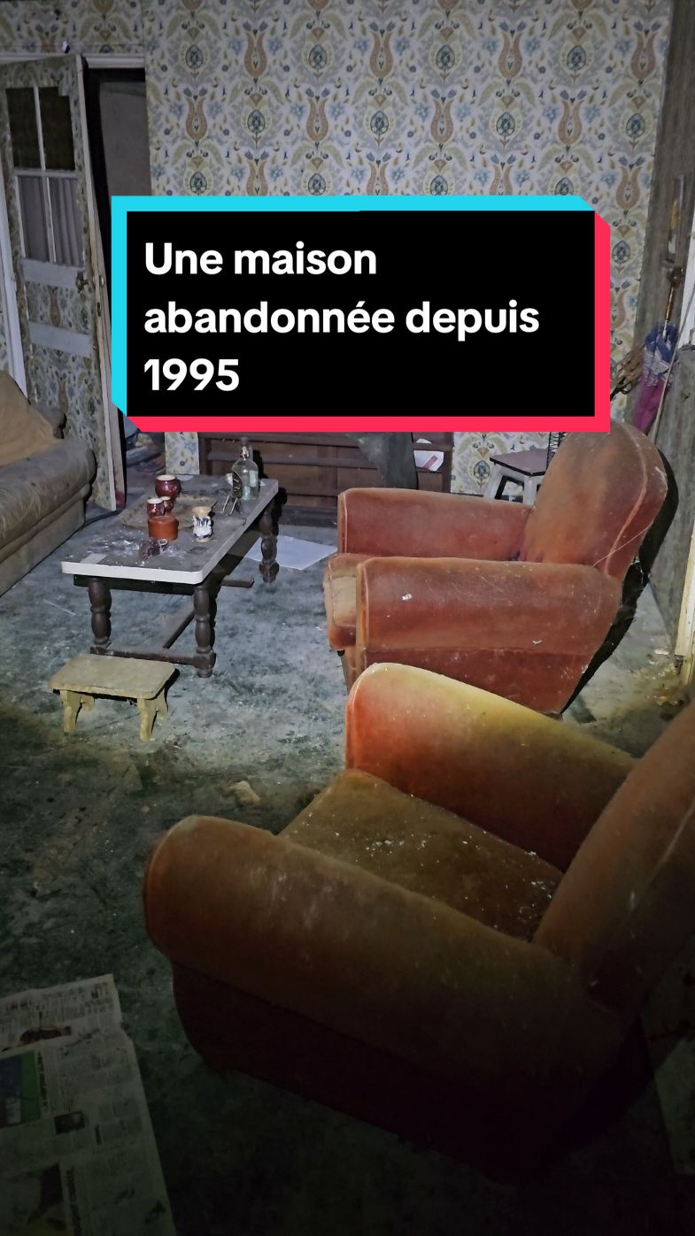 Découverte d'une maison abandonnée depuuis 1995 #urbex #exploration #découverte #abandoned 