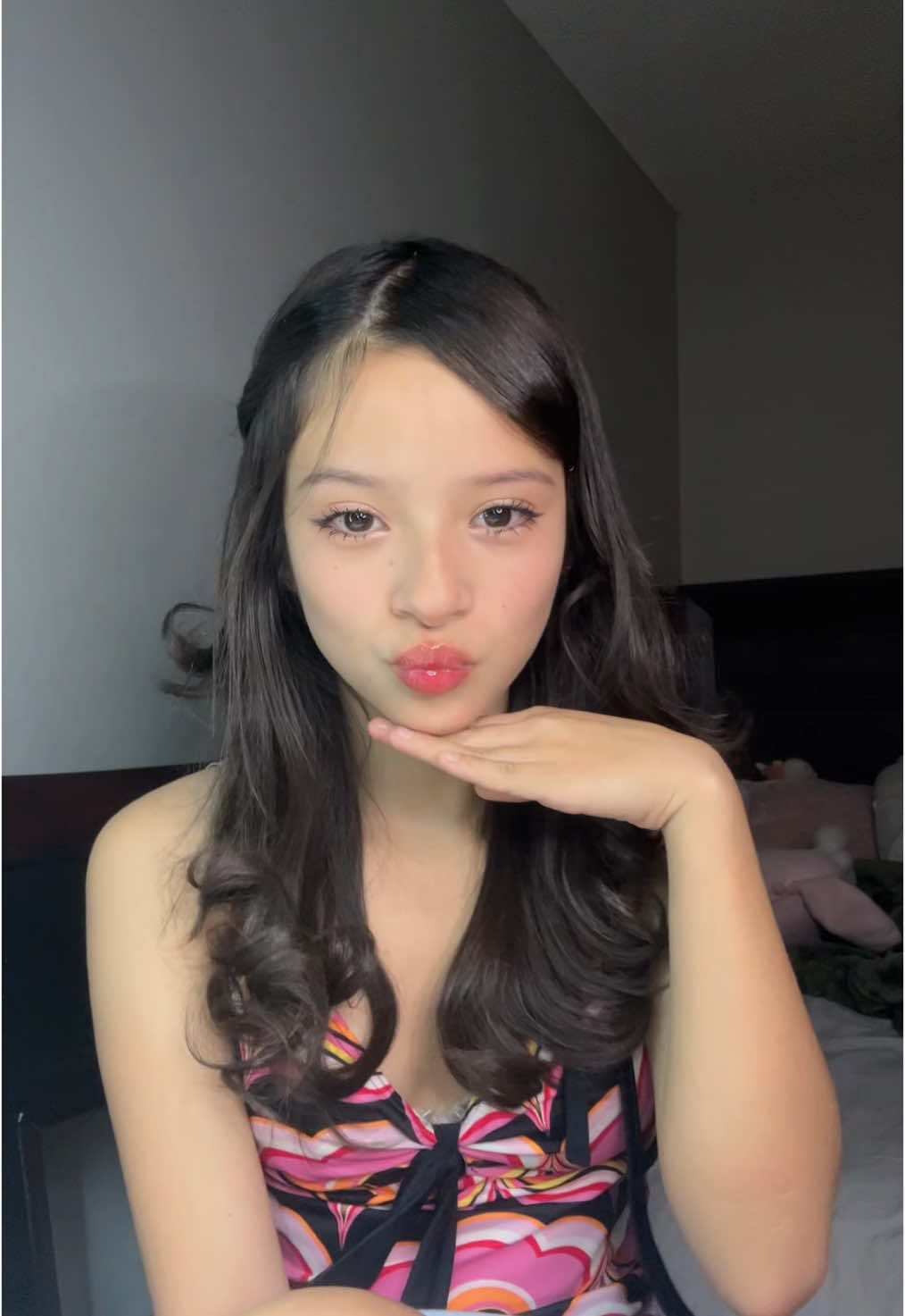 I took one of the most prettiest pics with this new look😵#sidebangs #layers #hairstyle #haircut #tuto #douyin #douyinmakeup #fyp #cutelook #kamisama #kiss #pretty #makemefamous #viralvideo 