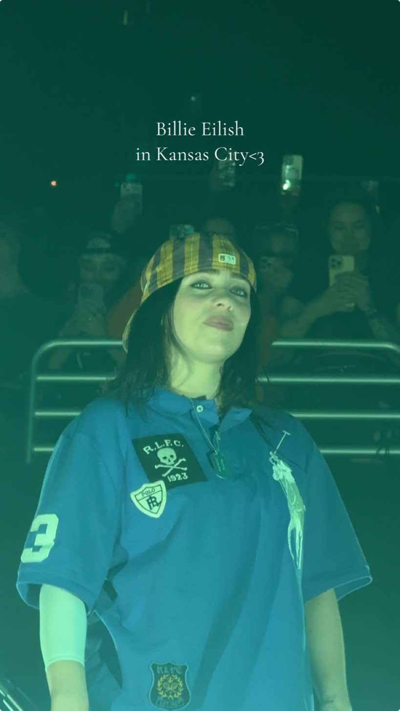 • TEARS WERE SHED. billie i love u<333  #billieeilishtour #HITMEHARDANDSOFTTOUR #billieeilishkansascity #billieeilishconcert #billiestan #billieeilish @BILLIE EILISH @BET 