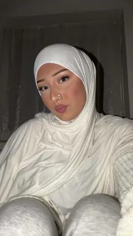 Anders geschminkt🙈#foryou #outfit #viral #fy #hijabi #zeyno 