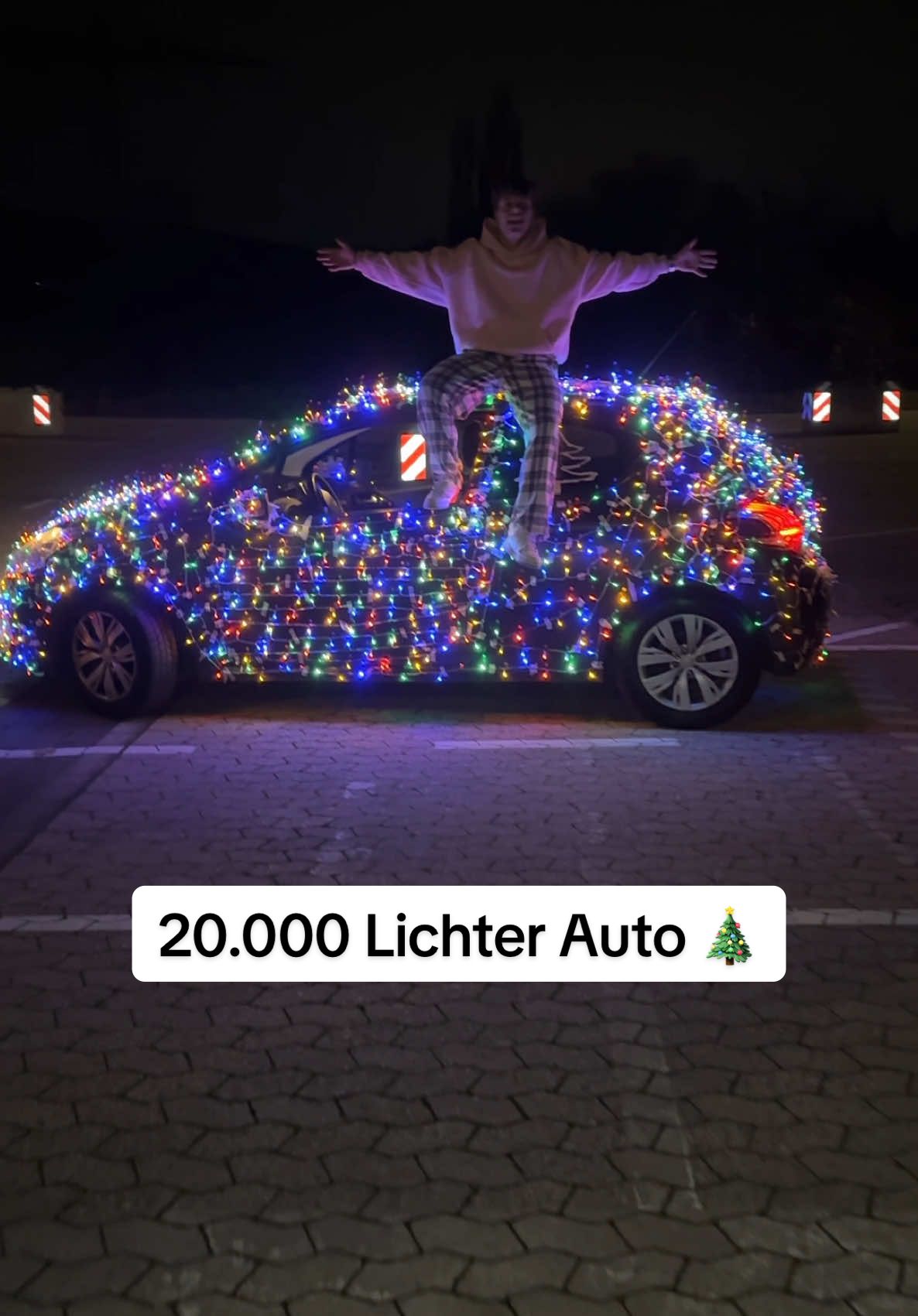 Was sollen wir mit dem Auto machen? 😍 #xmas #car #christmas 