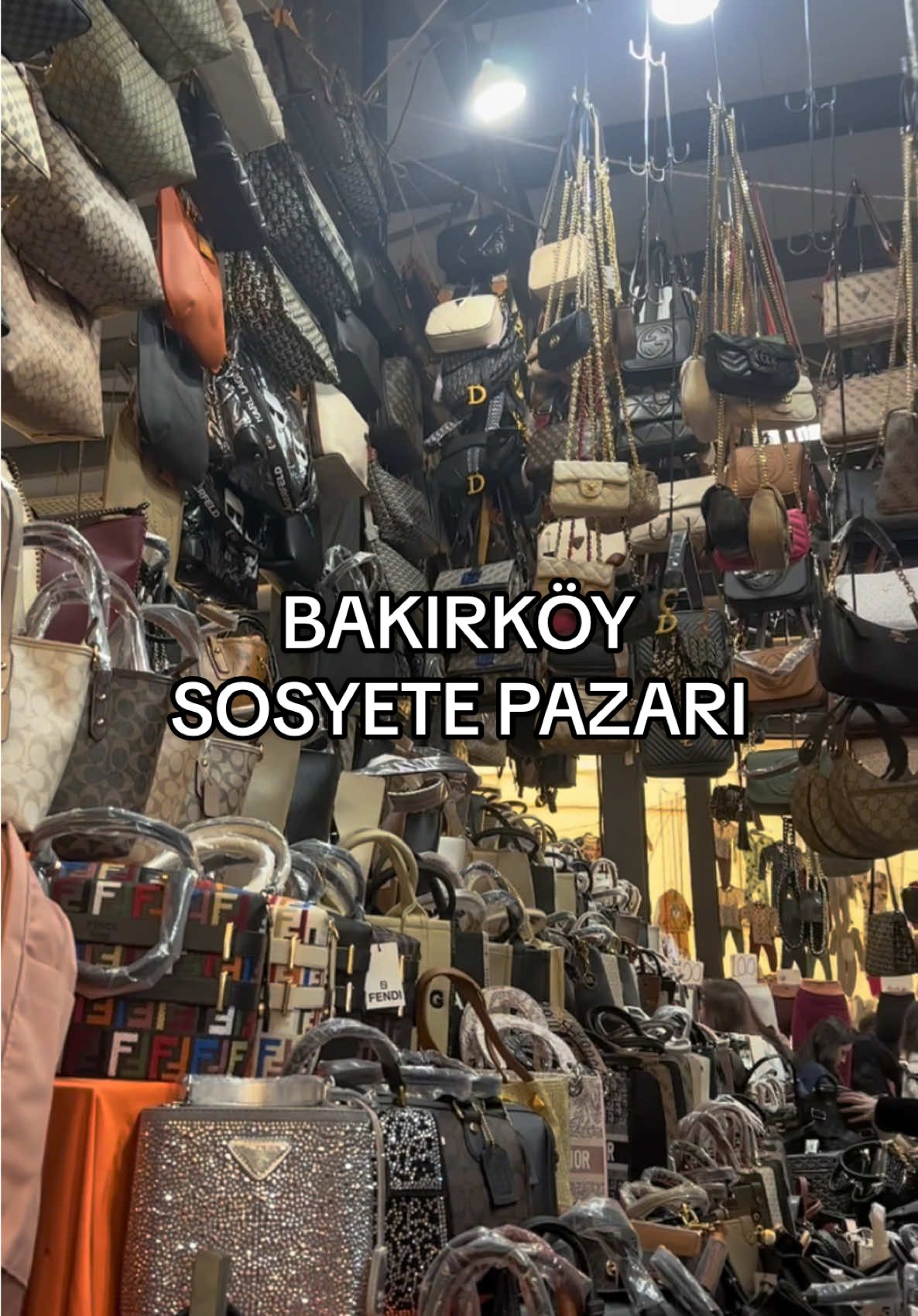 Istanbul bakırköy sosyete pazarı malesef ellerim doluydu bir cok şeyi cekemedim trend olan bne varsa orda bulabilirsiniz 🍒 #bakırköysosyetepazarı #sosyete #pazar #istanbul #alışverişim #shoppinghaul #shoppingaddict #trendy #pourtoii #seniniçin #fyp 