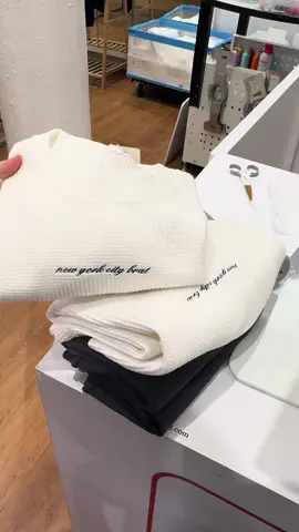 @UNIQLO USA take our money!!!!🧵🪡 #uniqlo #soho #nyc #embroidery 