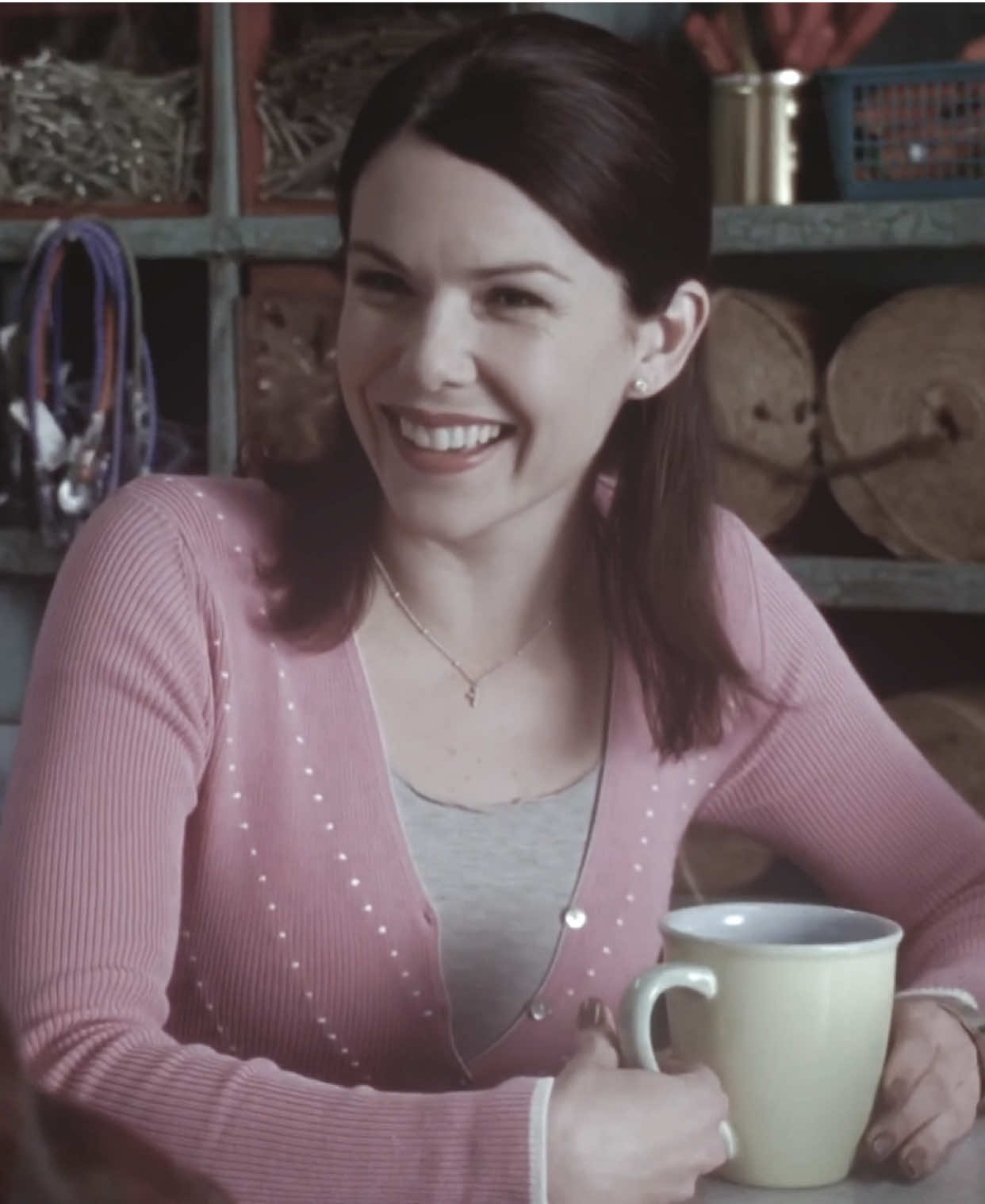 this is offbeat but shes so cute #lorelaigilmore #lorelaigilmore #laurengraham #gilmoregirls #gilmoregirlsedits  scp cherry.scp