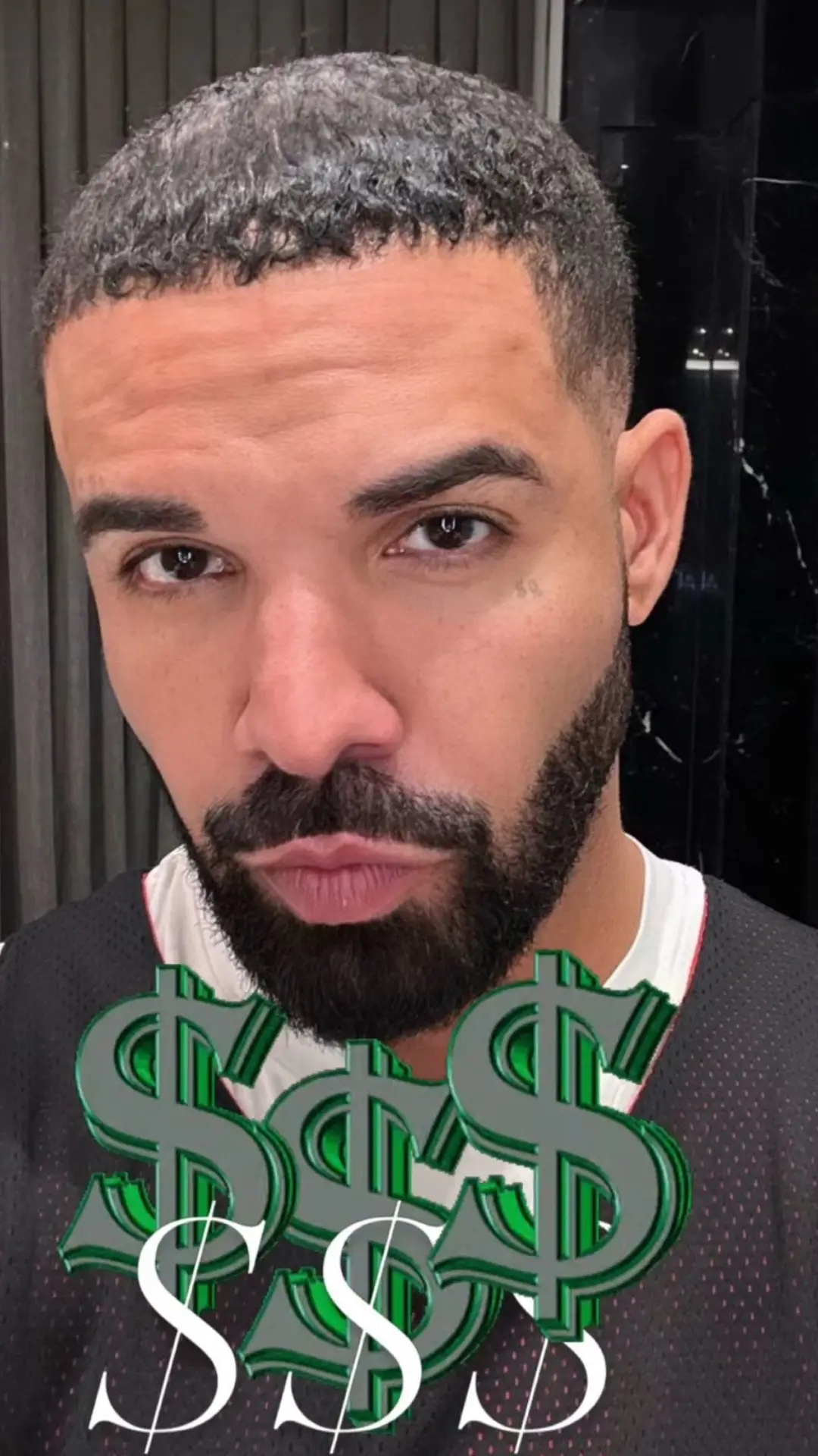 #Drake shares his new hairstyle‼️👀 Y’all rockin’ with it⁉️ #RapTV #drizzydrake #draketok #drizzy 