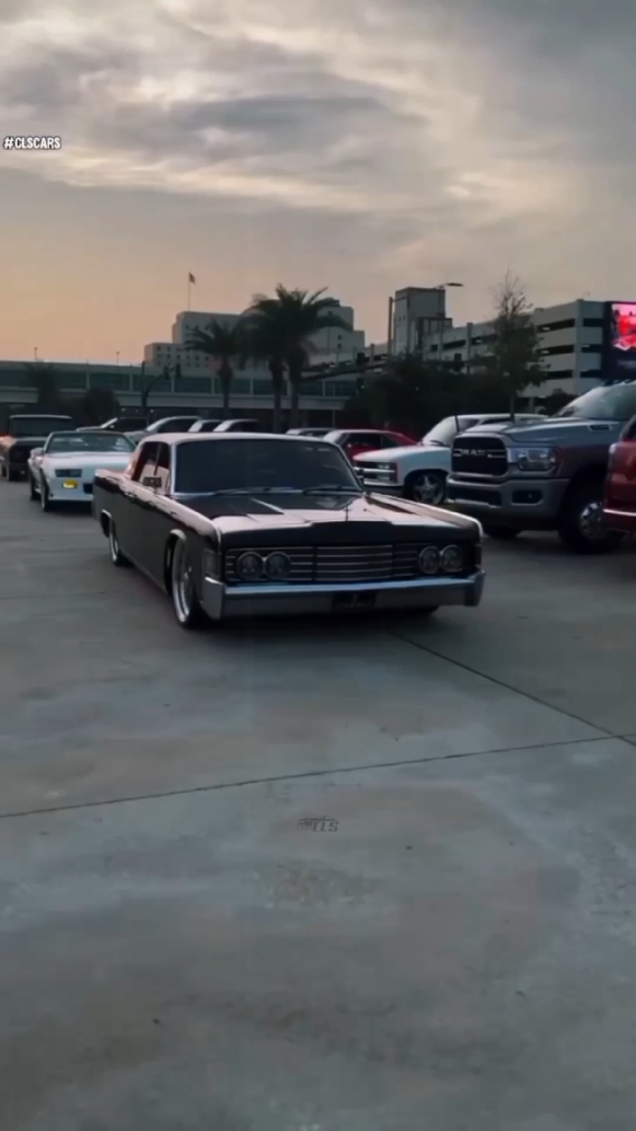 1965 Lincoln Continental. Video Credits: Hamza Bouberbouche #lincoln #lincolnshire #ford #fomoco #1965LincolnContinental #ClassicLincoln #VintageLincoln #LincolnContinental #ClassicCars #VintageCars #musclecar #AmericanLuxury  #RetroRide #IconicCars #CarCollector #AutomotiveHistory #CruiseInStyle #luxurycars #short #car #foryou #foryoupage #fyp #viral #news #CarMods #MuscleCarLover #CarHistory #CLSCARS #OldSchoolCars #hamzabouberbouche #clscarsmizou 