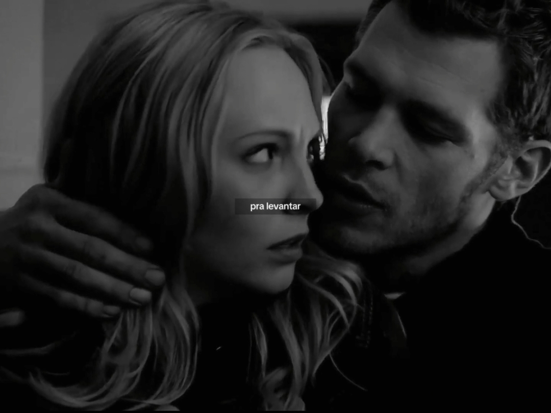 #KLAROLINE || quando você pensava que poderia desaparecer, ele a viu. #carolineforbes #klausmikaelson #thevampirediaries #theoriginals #tvd #fyp #foryoupage #viral @TikTok 