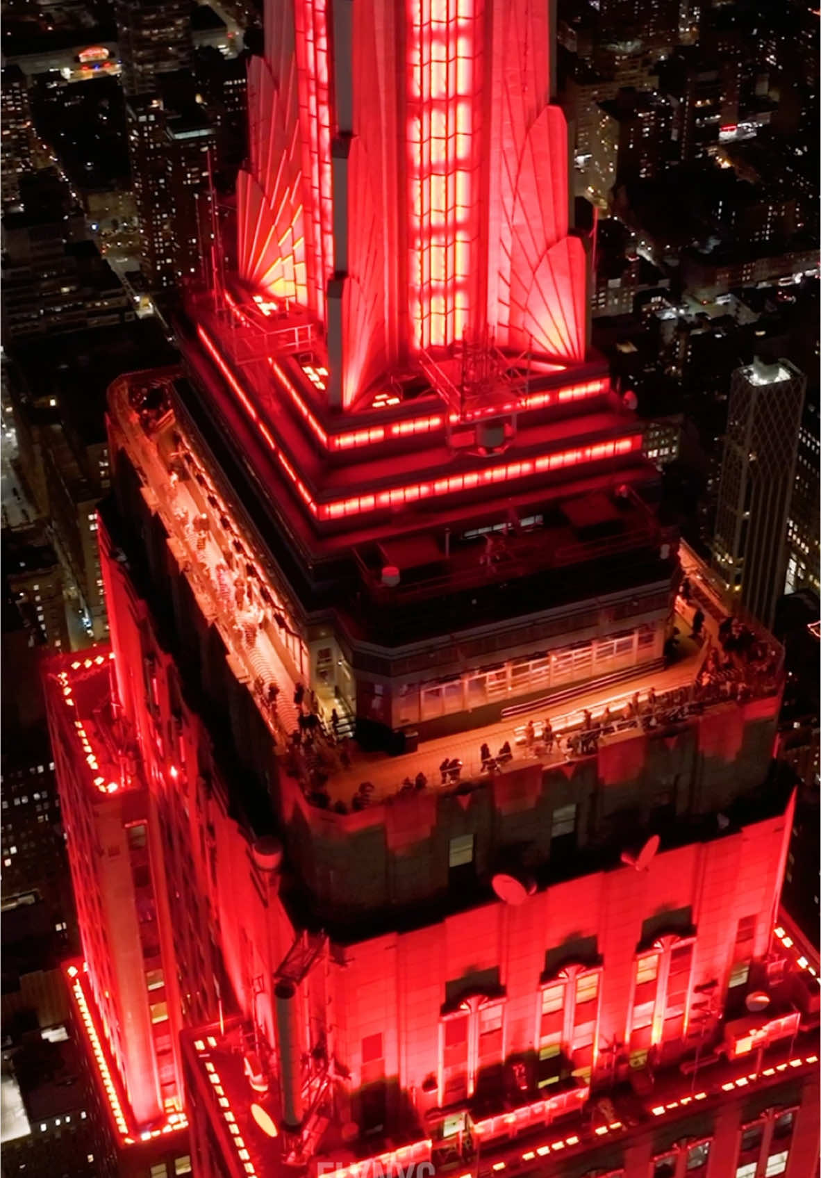 Top of Empire. #nycphotography #aerialview #nycskyline #dronevideos #visitnyc #vacationdestination #empirestatebuilding #clearsky #aerialphotography #newyork