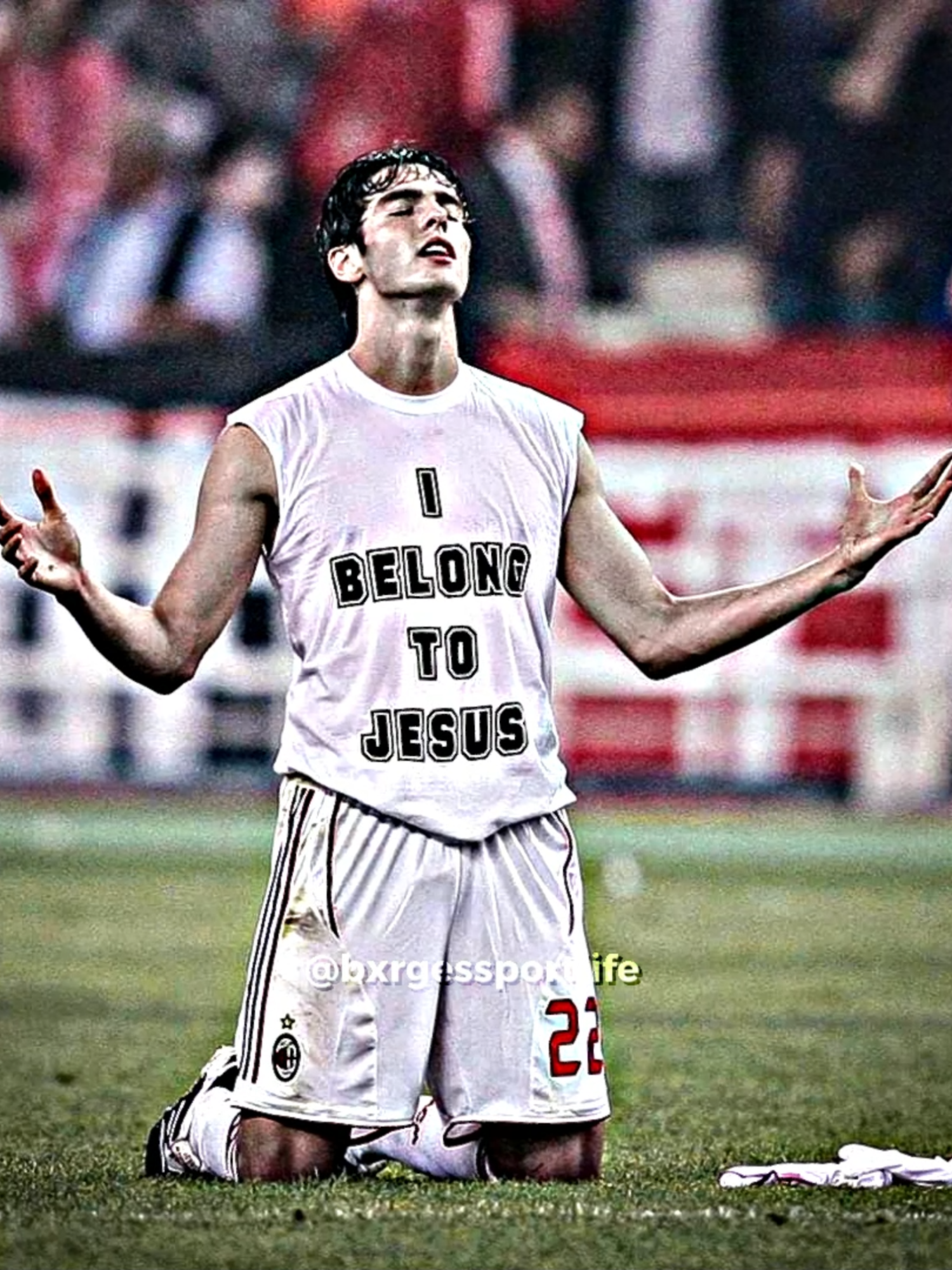 O dia em que Kaká protagonizou uma das fotos mais icônicas da história do futebol: “I Belong to Jesus”. 🙏 #kaka #kaká #kaká22 #ricardokaka #ibelongtojesus #acmilan #milan #liverpool #futebol #futebolbrasileiro #futeboleuropeu #saopaulo #saopaulofc #brasil #brazil #selecaobrasileira #seleçaobrasileira #footballtiktok #footbal #futbol #ftbl #fut #foot #explore #explorer #viral_video #viralvideos #fyp #for #fouryou