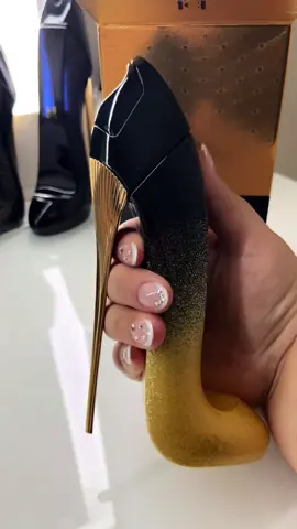 Carolina Herrera Midnight Good Girl #carolinaherrera #unboxing #perfumetiktok #perfumes #perfumetiktok #fypツ #foryourpage 