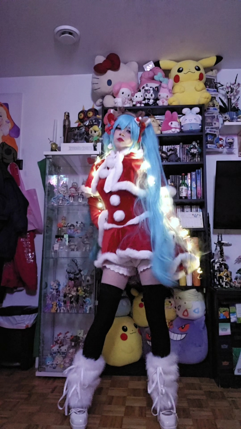 #miku #cosplay #cosplaygirl #mikuchristmas  #chrismas 