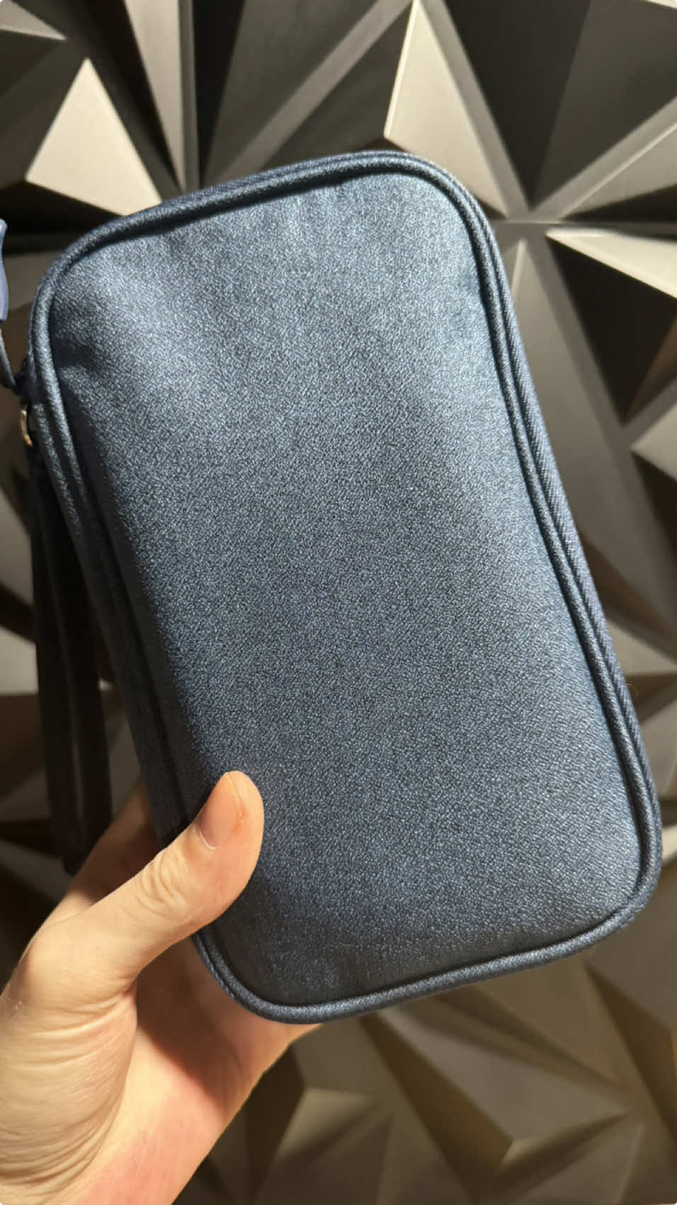 This little bag is really handy. Now all my cords have their own spot. No more digging for that one cord I need. This bag could even be used for other things. ##cablestoragebag##bag##travelbag##cableorganizer##traveltips##derickhughes##tiktokshopblackfriday##tiktokshopcybermonday##TikTokShopHaul##giftguide##ttsdelight##ttsdelightnow