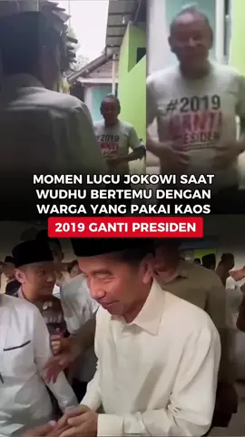 Momen Lucu Jokowi Saat Wudhu Bertemu dengan Warga yang Pakai Kaos 2019 Ganti Presiden. Setelah menyelesaikan masa jabatannya, mantan Presiden Joko Widodo (Jokowi) kini kembali ke kehidupannya sebagai warga biasa di Solo. Aktivitasnya kini tampak lebih sederhana, seperti melaksanakan salat Jumat di masjid-masjid di daerah sekitar. Salah satu momen menarik baru-baru ini terjadi ketika Jokowi mengunjungi sebuah masjid kecil untuk menunaikan ibadah salat Jumat, yang kemudian viral di media sosial.