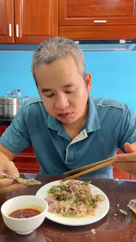 Mukbang nem luôn mn ơi #trending #fyp #xuhuong #laobacxuquang #nemchualaobac #nemtienphuoc #mangngamtoiot #dacsan #anvattiktok 