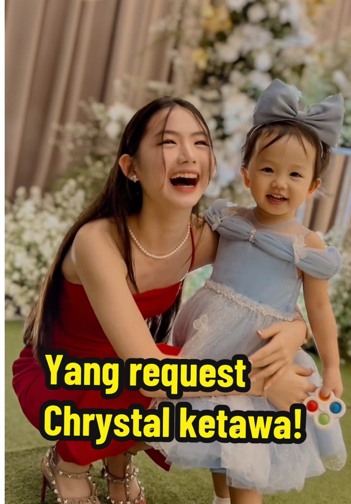 Yang pada request @Chrystal Xaviera winjaya kalau ketawa gimana 😂😂nihhh with her cousin  #chrystalxavierawinjaya #tata #cicikeith #fyp #fypシ #fypシ゚viral #foryourpage #fyppppppppppppppppppppppp #tiktok #laugh 