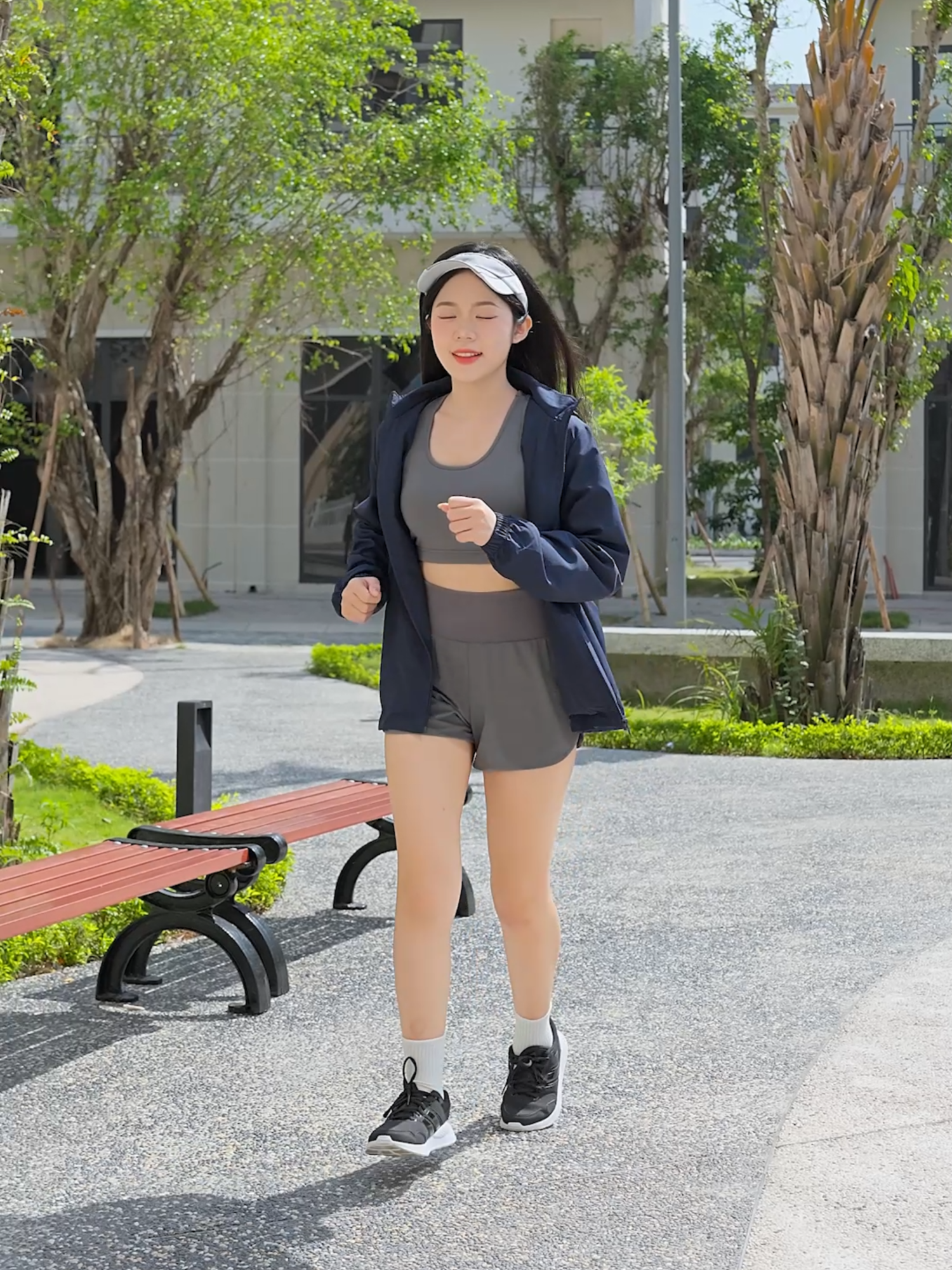 Áo gió siêu tiện lợi – Phối đồ linh hoạt cho mọi hoạt động #YODY #YODYEverydayWear #Tutin #Thoaimai #Lookgood #Feelgood #Tudo #Chuyendong