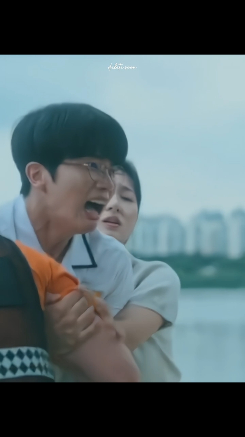 kembar 4, cewe sendiri, punya kelainan, tapi kaya ga punya saudara, berasa menjadi beban dan meninggalkan dunia dengan tangannya sendiri, sakit banget 😭😭                        #ourbeautifulsummer #kimsohye #yooyoungjae #kimminki #sonsangyeon 