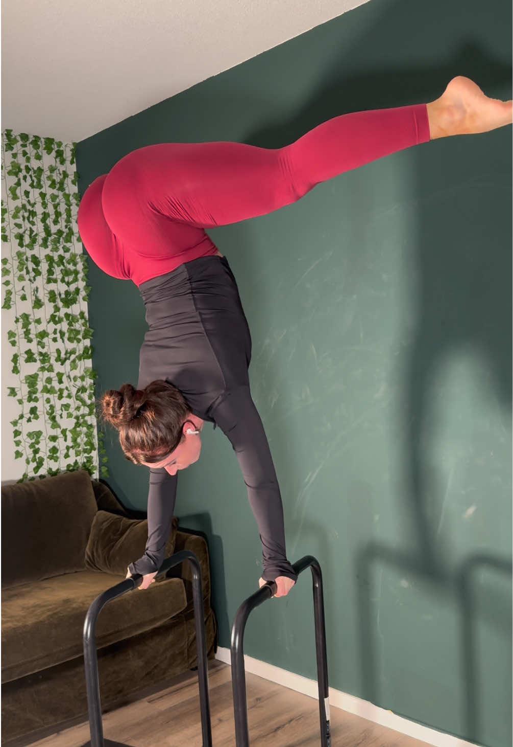 It's my first time trying to balance in a handstand on bars. Did you learn quickly? I have a fear of heights #handstand #handstanding #balance #acrobatics #fear #heights #strength #workout #flexibility #training #woman #yoga #exercises