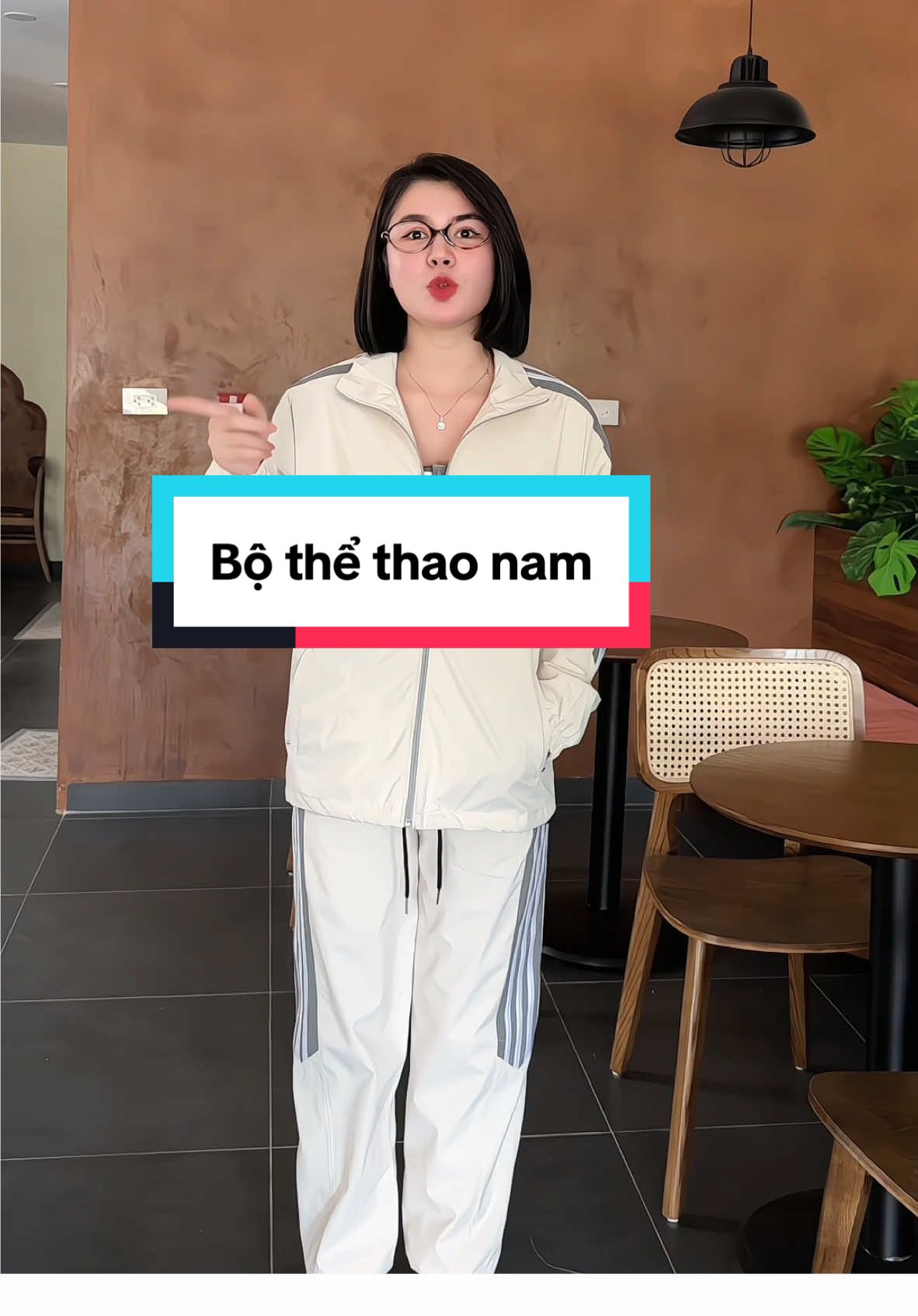 Bộ thể thao nam nữ giá hơn 100 cành thôi #trienchieudangyeu #review #bothethaonam 