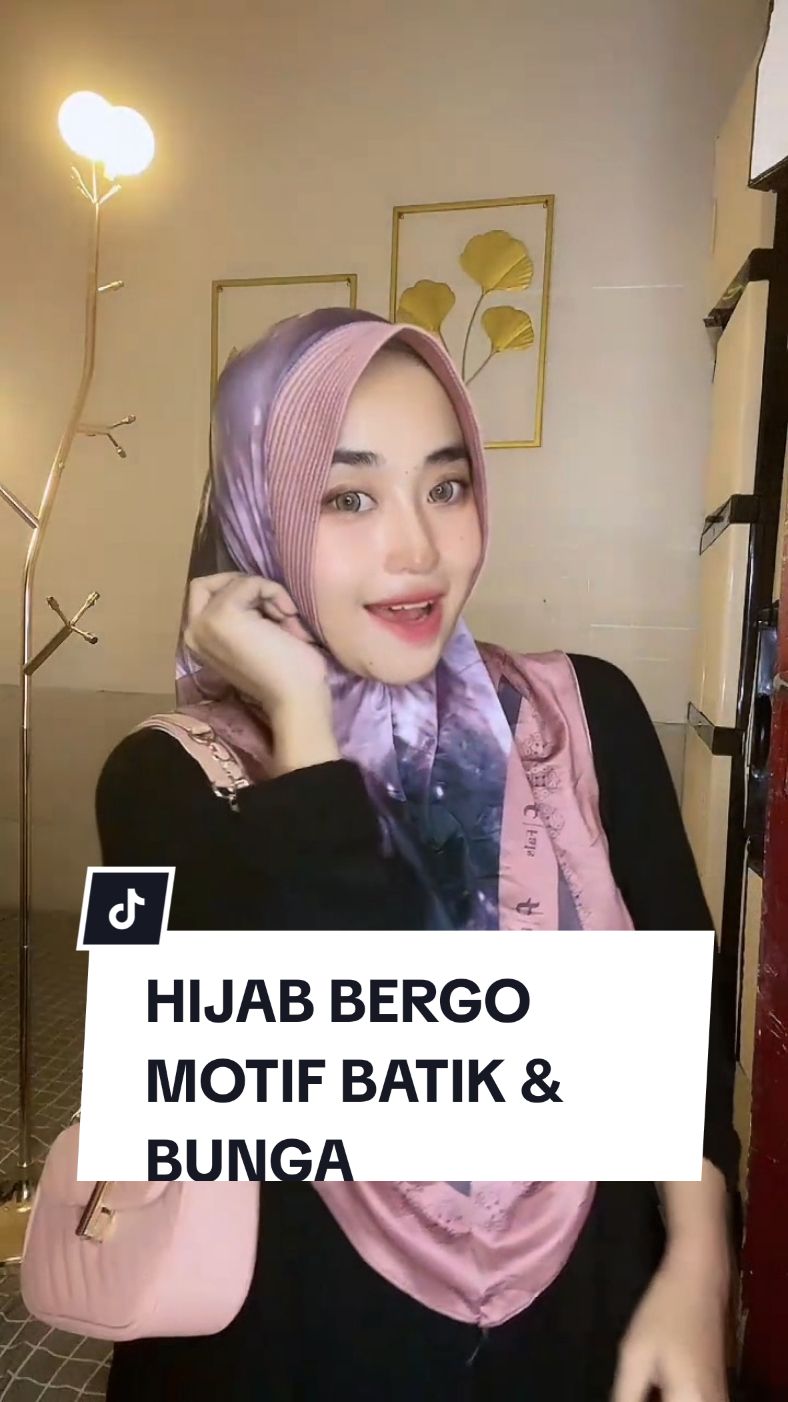 Siapa nihh yang belum punya bergo motif satu inii😍😍 jangan sampe ketinggalan trend loh bund🤭 #LIVEhighlights #TikTokLIVE #LIVE #hijabbergo #bestseller #bergomotif 