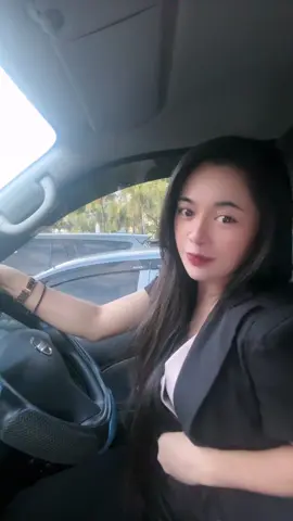While waiting.. #driving #nissan #tiktokviral #fyp #ladydriver #fyppppppppppppppppppppppp 