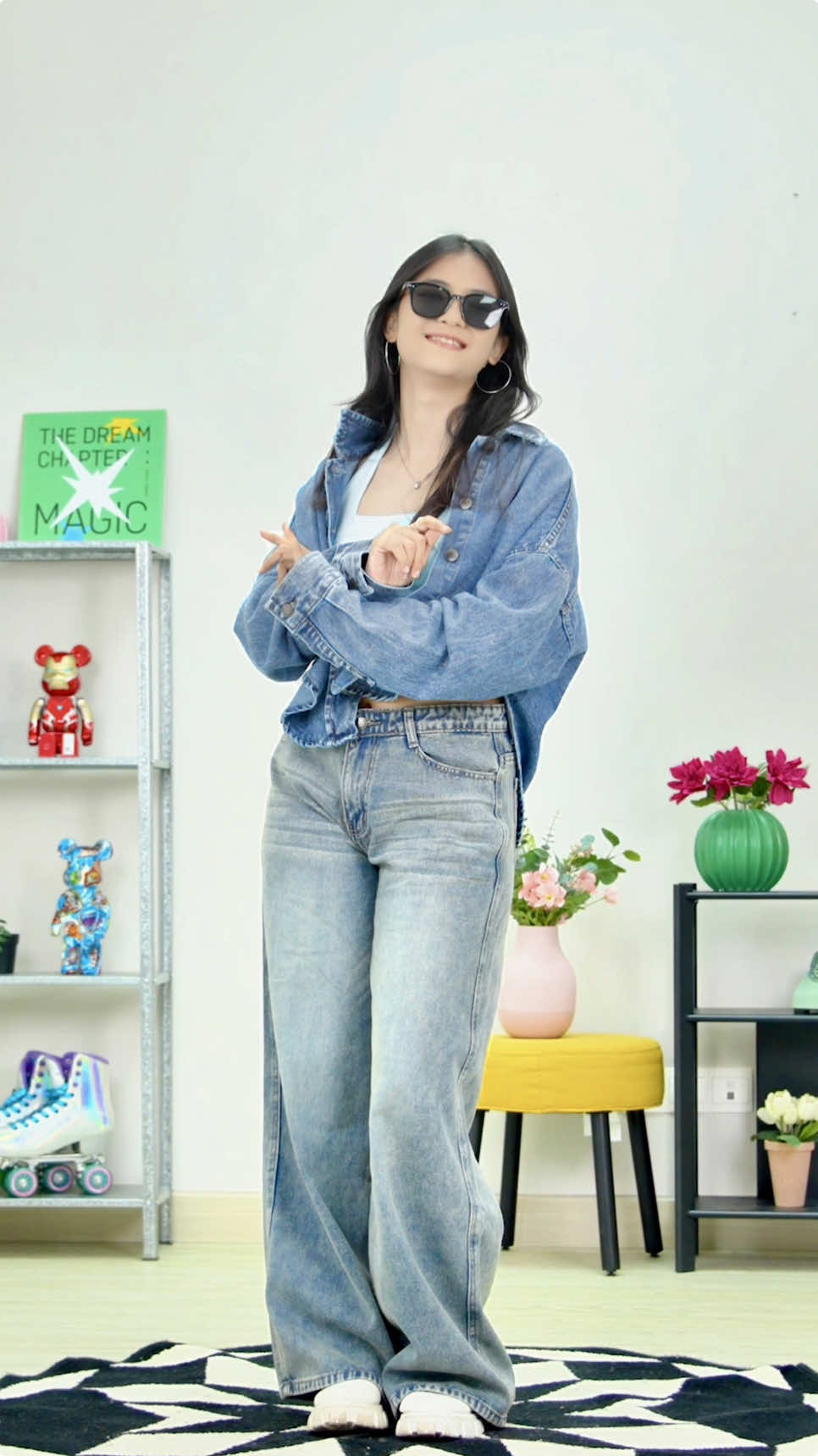 Dum tetet Dum tetet 💃🏻💃🏻 Siapa yang setuju sama Minji kalo Jinan pas dance tuh kece abiss..?🙌🏻😍 #JINISO #JINISOEMANGKEREN #JINAN #jeanspremium #premiumjeans #fashion #jeans #dance #dancetiktok #trending 