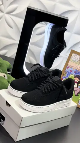 Estilo, conforto e exclusividade! Nike Air Force Preto disponível agora! Corre antes que acabe!