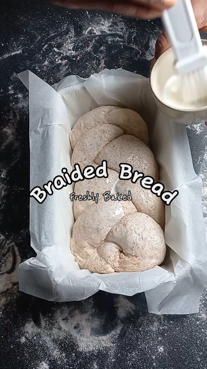 Replying to @nolihlope Freshly baked braided brown bread  #bakewithtinyiko #LetsCookMzansi #letsbakemzansi #braidedbread #homebaking #breadmaking #mzansifoodie #homecook #homecookingideas 