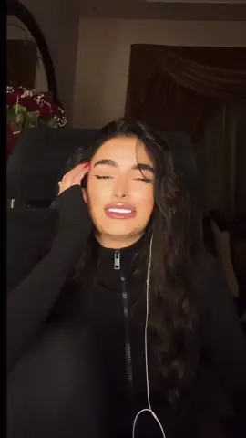 رساله من محبينج وجمهورج الي يحبج ❤️ احنه نعرف بيج جاي تمرين بضروف بسبب( شكم طفل بالبرنامج) الي اريد أوصله الج أخذي فترة استراحه جددين طاقتج و ترجعين اقوه من قبل نريد نشوف الضحكه الي جانت ماليه وجهج (صحتج اهم من البرنامج كله ) #كايا #مالي_خلق_احط_هاشتاقات @GAYA🕊️ 