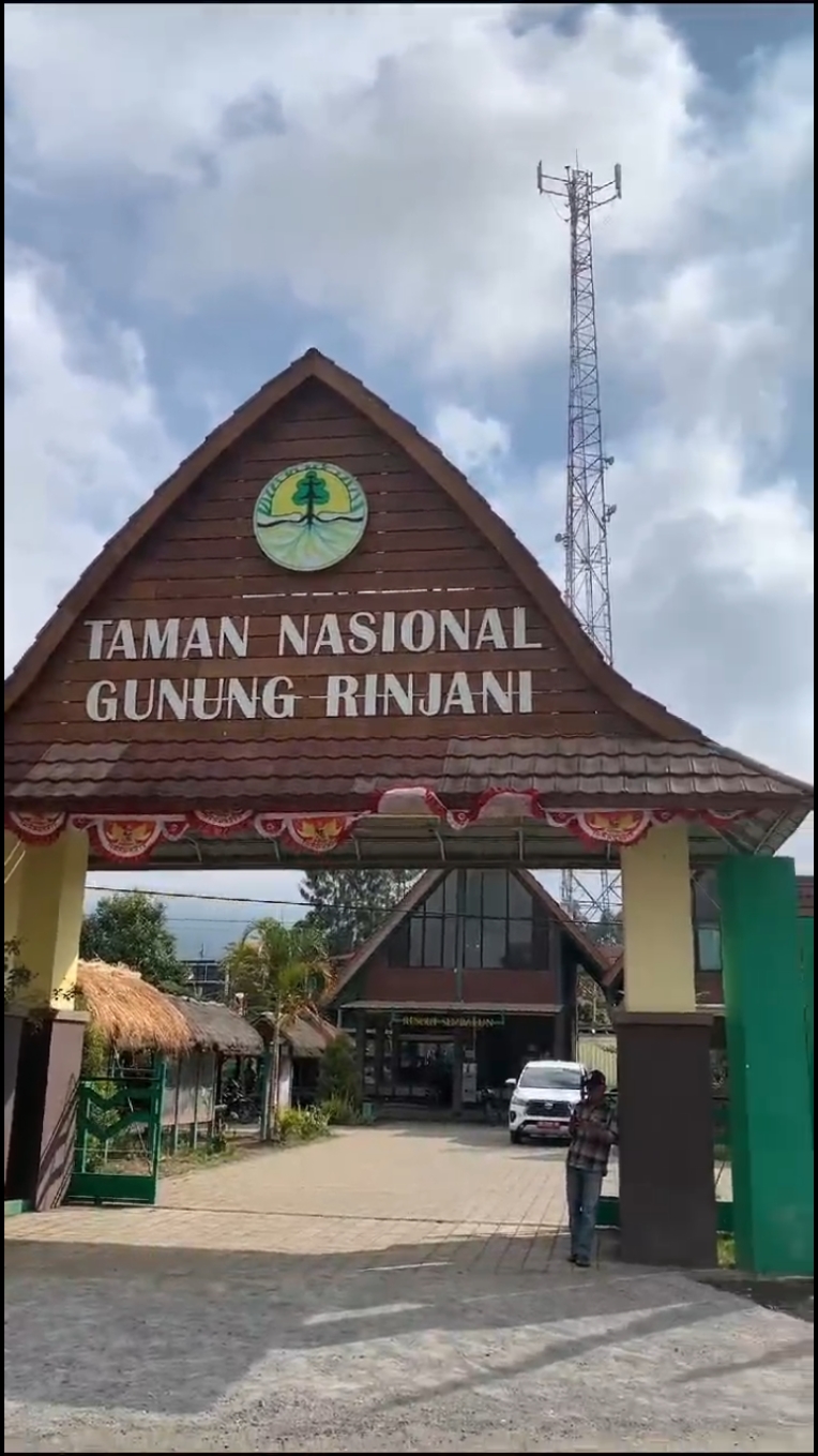 Gerbang impian para pendaki #pendakigunung #pendakiindonesia #rinjanimountain 